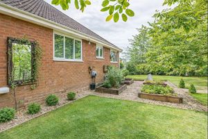 Photo 26- click for photo gallery